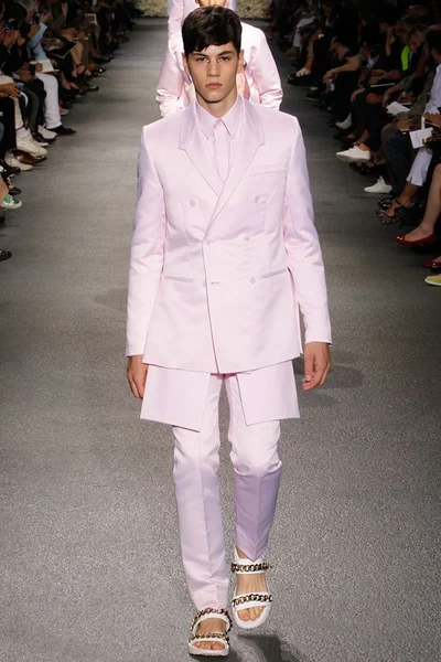 Look 9
